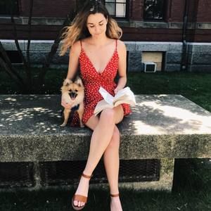 Meet your Posher, Chanelle